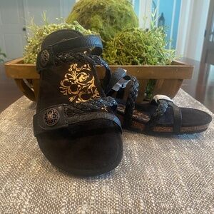 Aetrex Sandals - New without tags